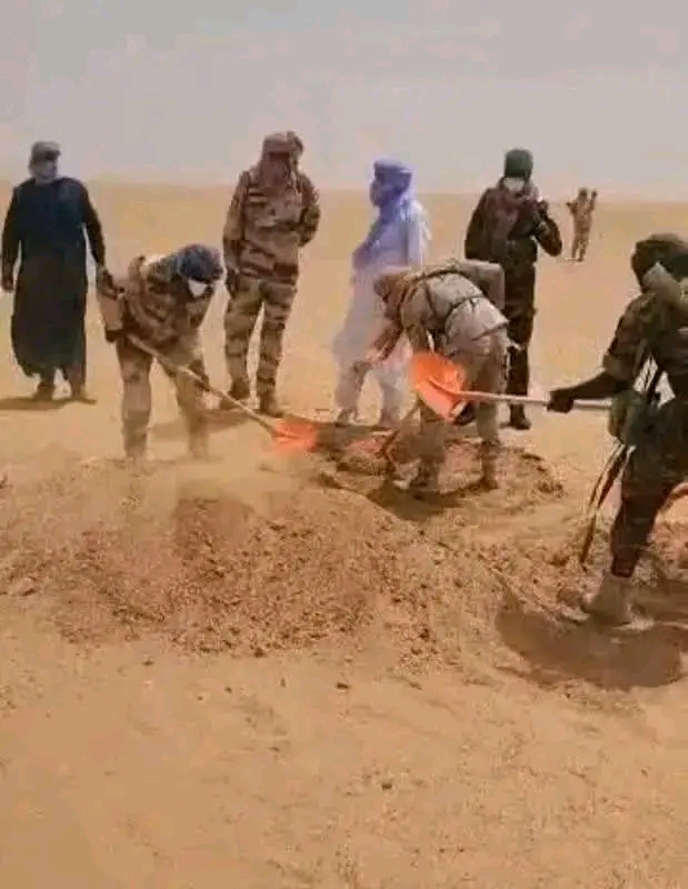 Officials buried passengers killed by thirst in the Sahara.